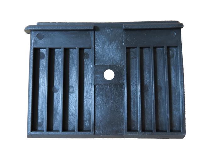  Seitlich bzw. hintere Gleitplatte f&uuml;r die Holzspalter HF-85 und HF-60 (1 St&uuml;ck). Insgesamt werden 3 St&uuml;ck ben&ouml;tigt. 
 Ersatzteilnummer: 200.035 
 &nbsp; 
 &nbsp; 