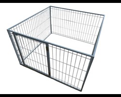  
 D ieses Freilaufgitter ist geeignet f&uuml;r Welpen und Kleintiere. Es ist  stabil verschraubt, um ein Ausbrechen der Tiere verhindern zu k&ouml;nnen.   Zus&auml;tzlich ist eine T&uuml;r mit einem Verriegelung verbaut, welche nach  Au&szlig;en ge&ouml;ffnet werden kann. Das Gitter kann au&szlig;erdem an den  Verschraubungen auseinander gebaut werden. Somit k&ouml;nnen Sie den Freilauf  ganz einfach von Ort zu Ort transportieren. Selbst in zusammen gebauter  Form ist es nicht zu gro&szlig; und zu schwer um es an einen anderen Platz zu  tragen.   
  Vier Gitter mit Verschraubungen incl. eingebauter T&uuml;re (38x55cm)   
 