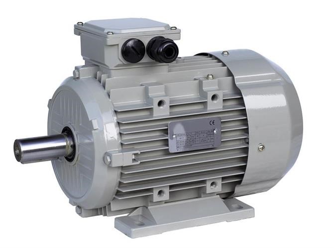  
 Bauform: B3 
 Leistung: 1,1 kW 
 Drehzahl: 2-polig - 3000 U/min 
 Spannung: 230/400 V 
 