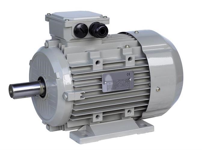  
 Bauform: B3 
 Leistung: 1,5 kW 
 Drehzahl: 2-polig - 3000 U/min 
 Spannung: 230/400 V 
 