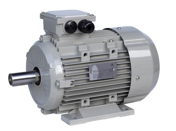  
 Bauform: B3 
 Leistung: 7,5 kW 
 Drehzahl: 4-polig - 1500 U/min 
 Spannung: 400/690 V 
 